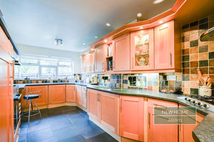 Photo 27- click for photo gallery